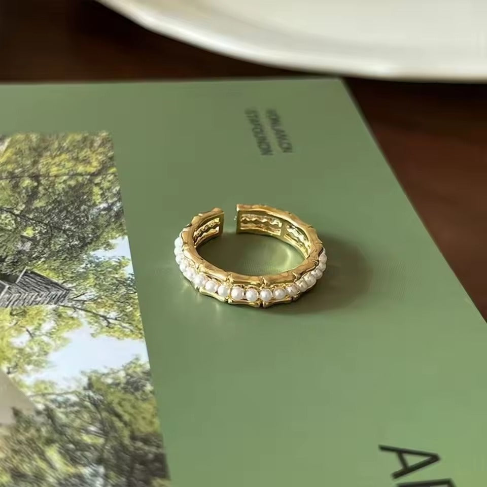 Elegant Inlaid Pearl Ring