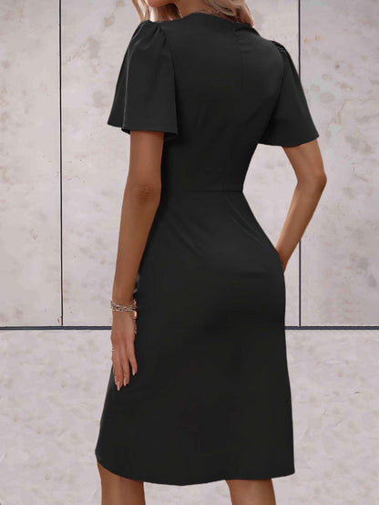 Paloma - Classic wrap dress with V-neckline