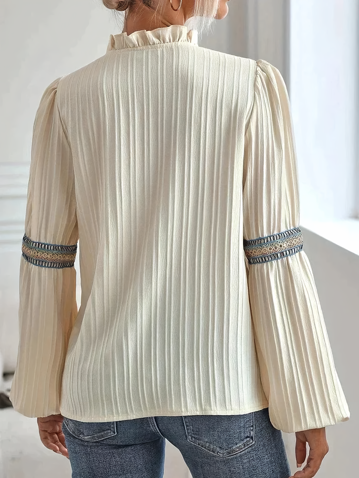 Cassia - Shirt with Lantern Sleeves and Lace Seam