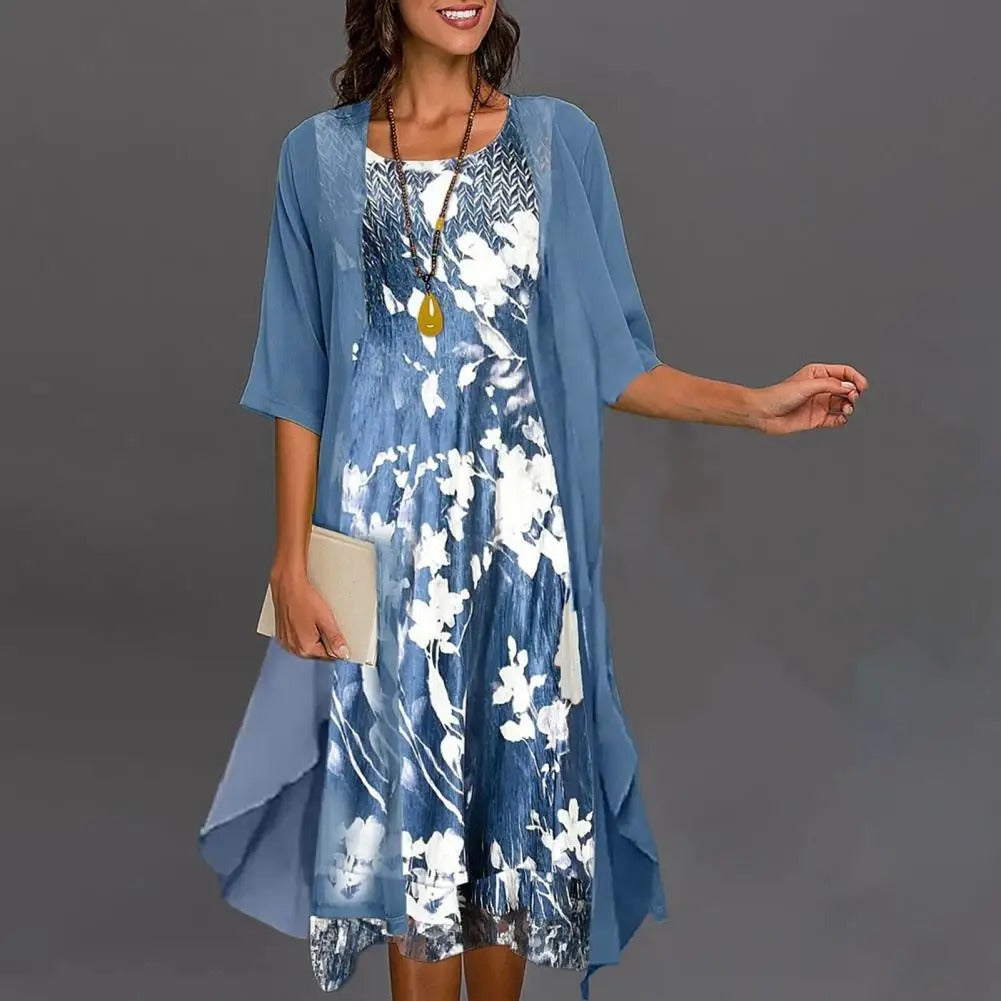 Comfortable dress with a floral pattern, perfect for casual outings.