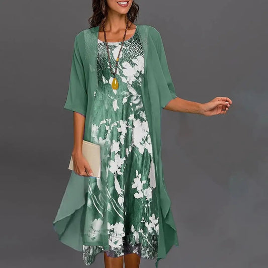 Comfortable dress with a floral pattern, perfect for casual outings.