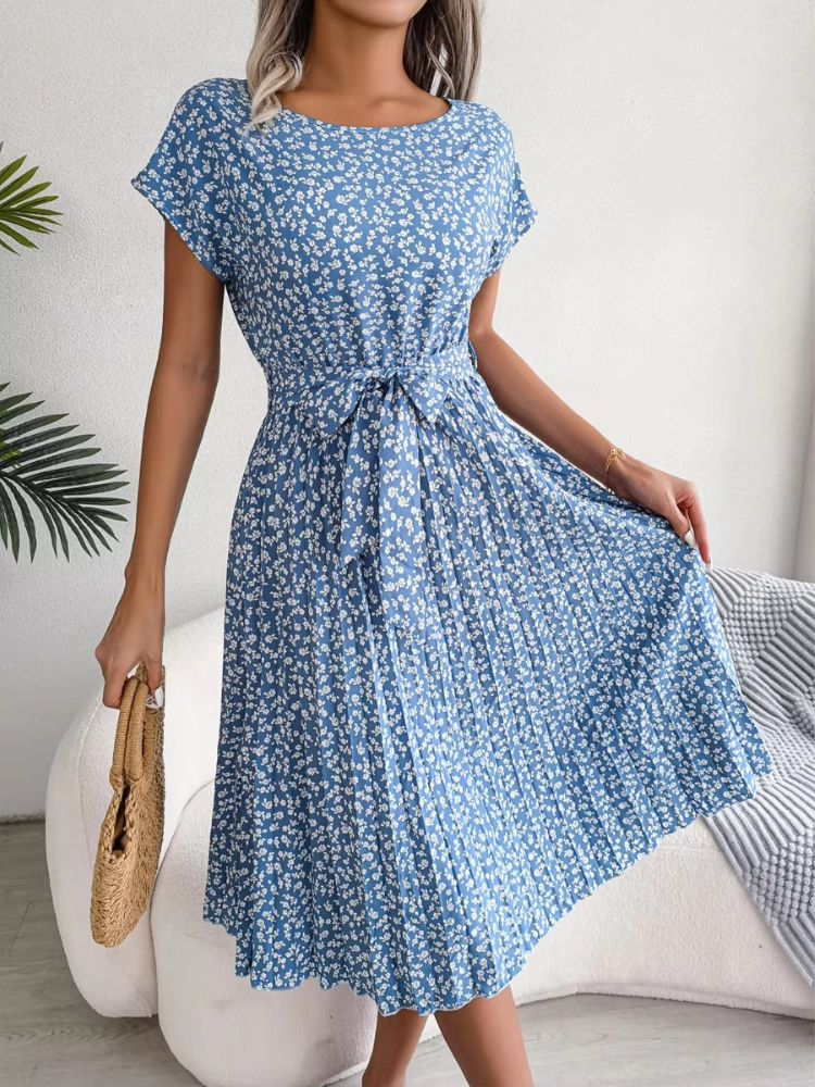 Floral Pleated Chic Dress for spring and summer days.