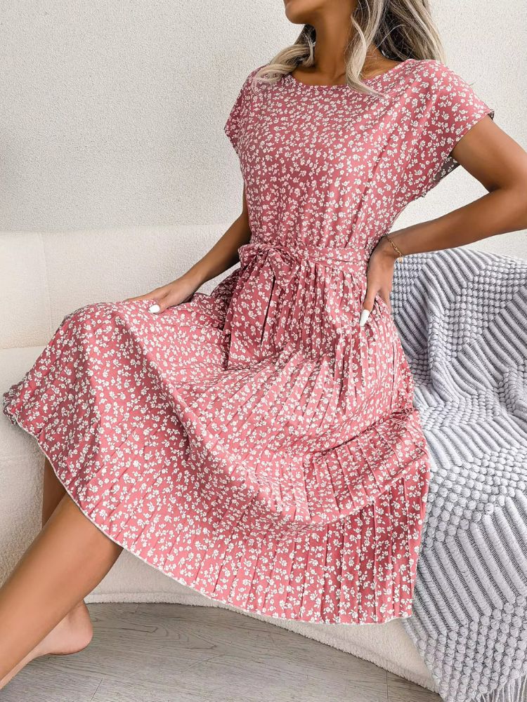 Floral Pleated Chic Dress for spring and summer days.