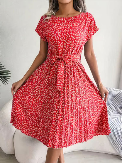 Floral Pleated Chic Dress for spring and summer days.